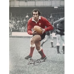 Gareth Edwards signed 16x12 Welsh rugby colour combo photograph