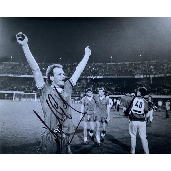 Andy Gray signed Everton 10x8 photo Andy Gray signed Everton 10x8 photo
