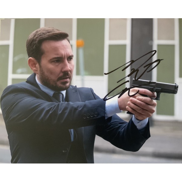 Martin Compston signed 10x8 photo image C Martin Compston signed 10x8 photo image C