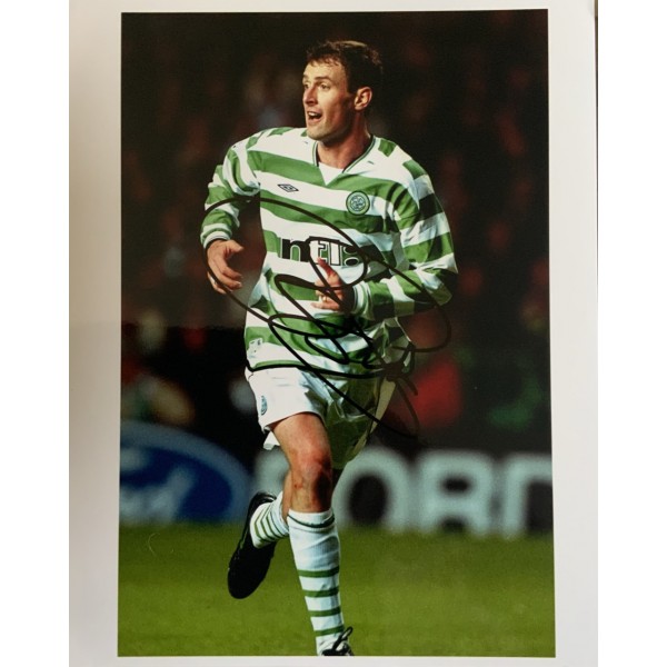Chris Sutton signed Celtic 10x8 photo image 2 home kit Chris Sutton signed Celtic 10x8 photo image 2 home kit