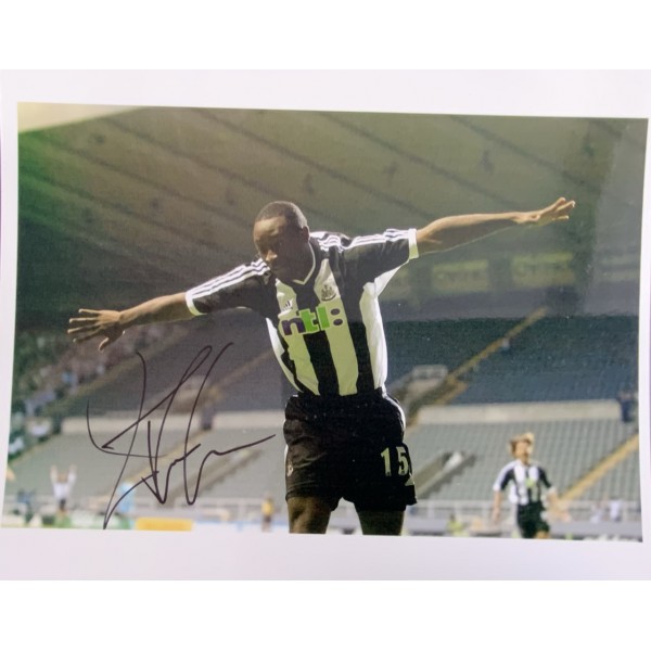 Tresor Lomana LuaLua signed 10x8 Newcastle photo Tresor Lomana LuaLua signed 10x8 Newcastle photo