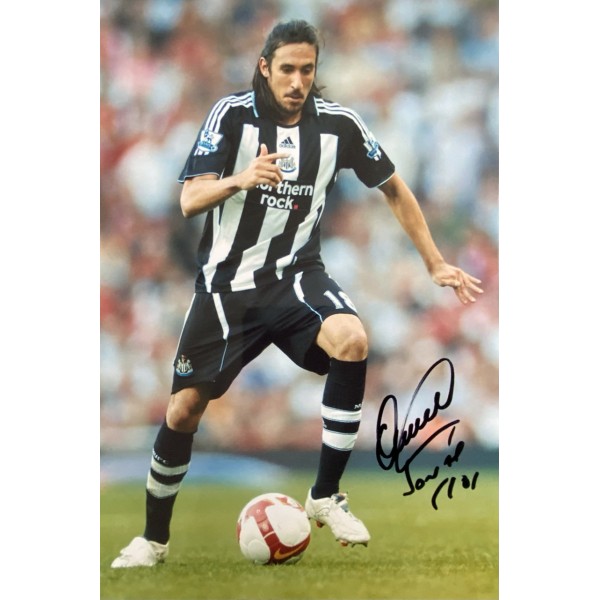Jonas Gutierrez signed autographed 12x8 photo ( Newcastle kit ) image 2 Jonas Gutierrez signed autographed 12x8 photo ( Newcastle kit ) image 2