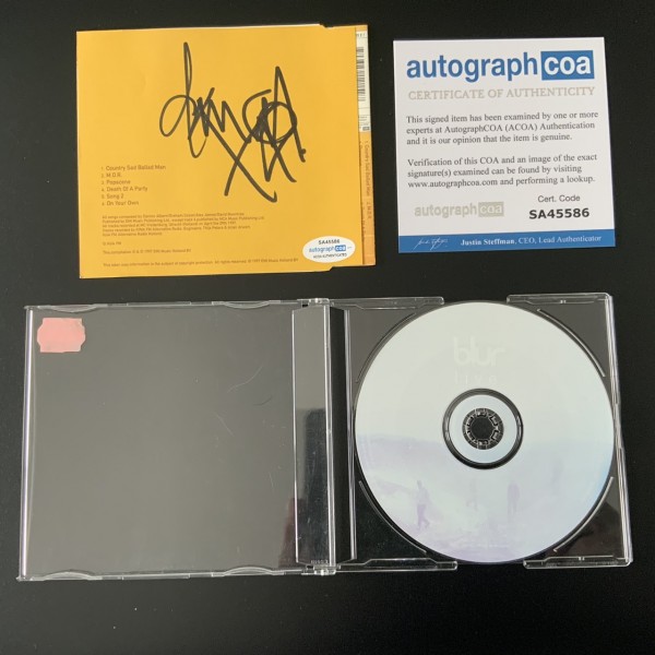 Damon Albarn signed Blur CD , authenticated by ACOA Damon Albarn signed Blur CD , authenticated by ACOA
