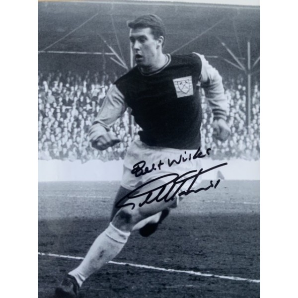 Geoff Hurst signed 16x12 West Ham 1966 photo Geoff Hurst signed 16x12 West Ham 1966 photo