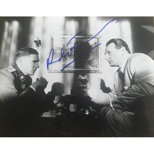 Ralph Fiennes signed 10x8 photo ( Schindler’s List ) Early full signature RARE Ralph Fiennes signed 10x8 photo ( Schindler’s List ) Early full signature RARE