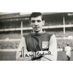 Martin Peters signed 12x8 West Ham black and white photo