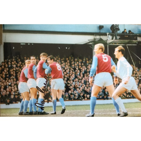 Martin Peters signed 12x8 West Ham colour photo Martin Peters signed 12x8 West Ham colour photo